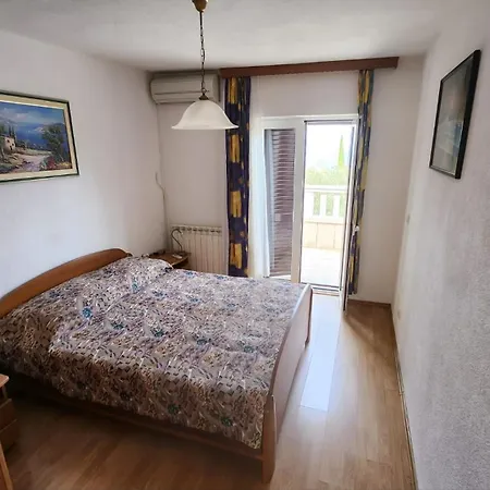 Jela Apartmán Splitska