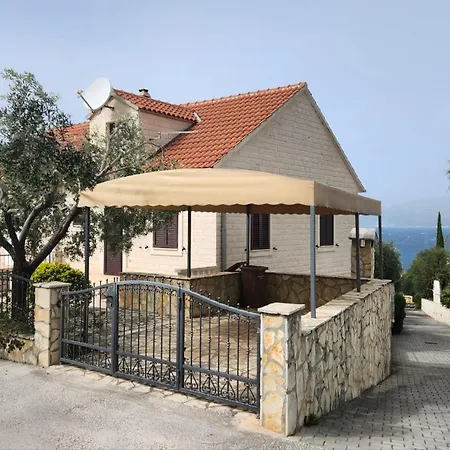 Jela Apartmán *